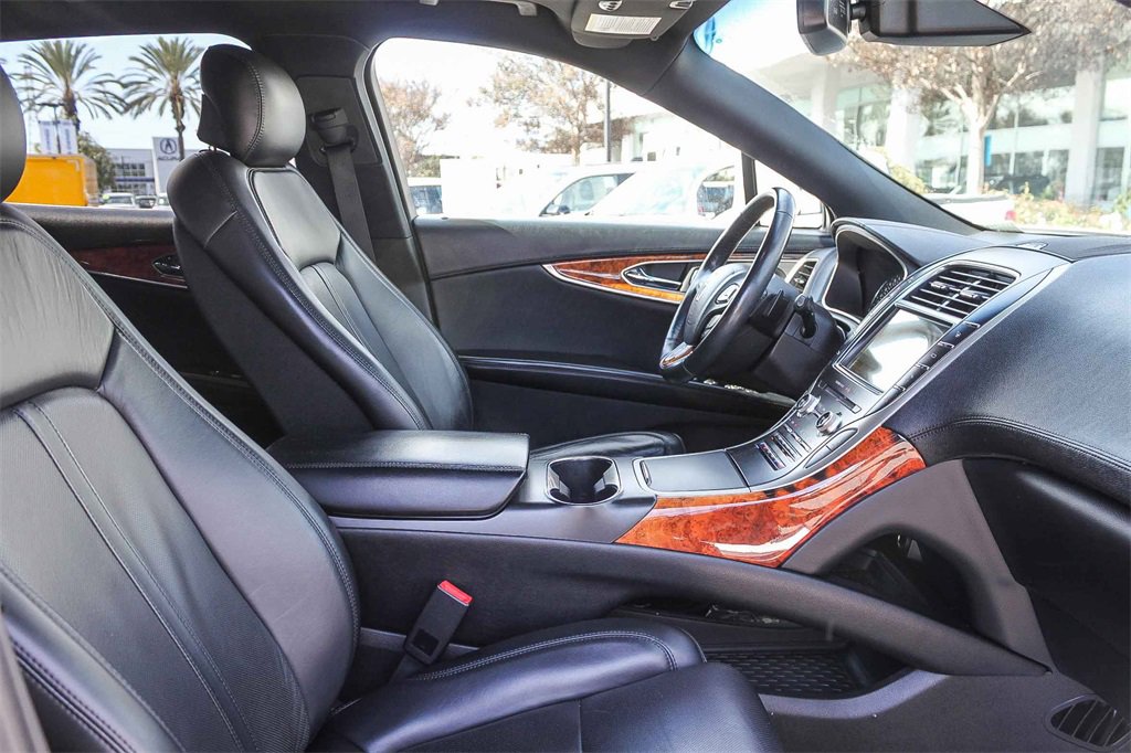 Used 2018 Lincoln MKX Reserve w/ Driver Assistance Package image 19