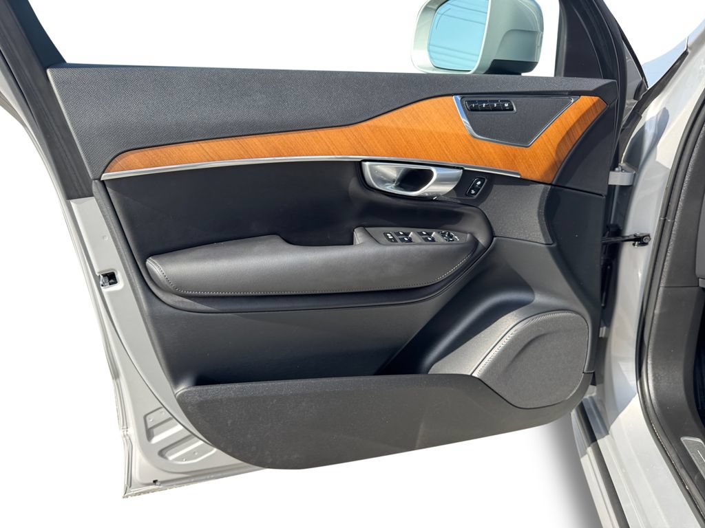 Certified 2023 Volvo XC90 T8 Plus AWD/4WD image 12