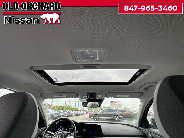 Used 2024 Hyundai Elantra Limited FWD image 17