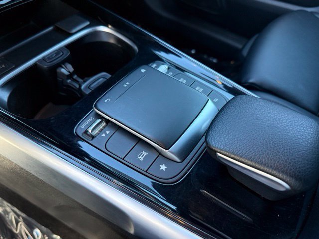 Used 2021 Mercedes-Benz GLB 250 4MATIC image 14