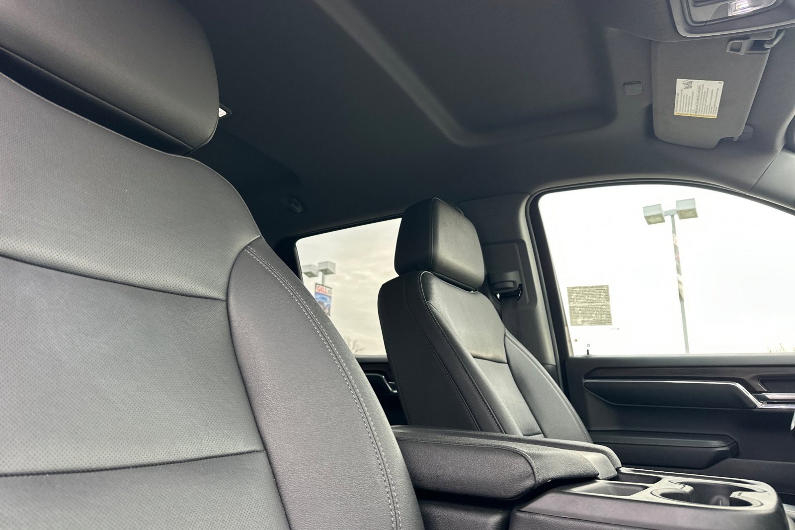 Used 2024 GMC Sierra 1500 SLT image 16