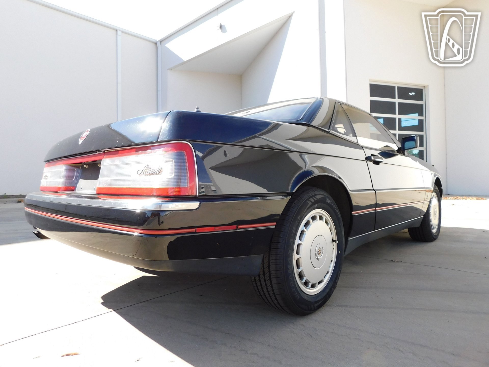 Used 1989 Cadillac Allante FWD image 24