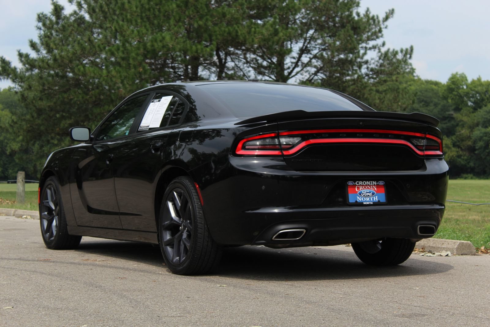 Used 2020 Dodge Charger SXT w/ Blacktop Package RWD image 5