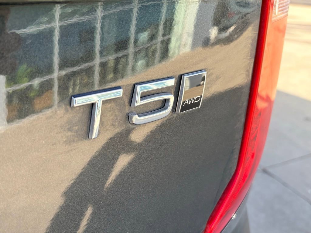 Used 2021 Volvo XC90 T5 Momentum w/ Advanced Package image 13