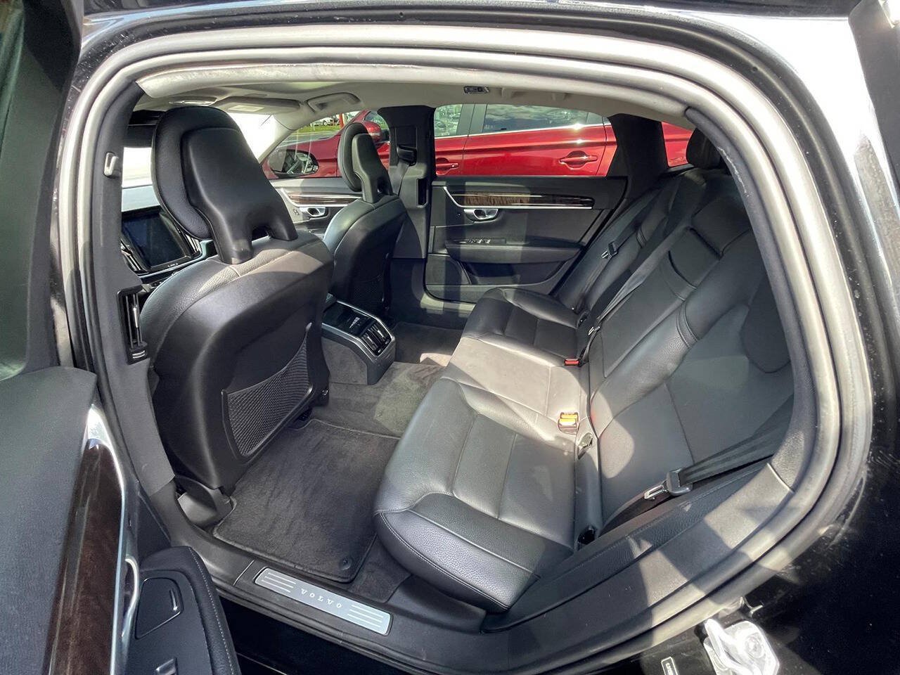 Used 2018 Volvo S90 T5 Momentum w/ Convenience Package FWD image 15