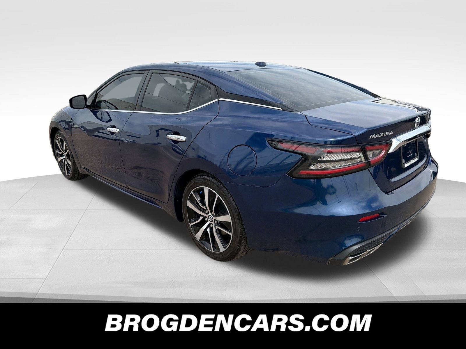 Used 2022 Nissan Maxima SV w/ Floor Mat Group FWD image 6