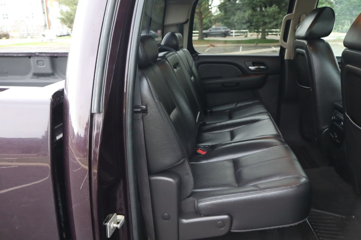 Used 2008 Chevrolet Silverado 2500 LTZ w/ Safety Package AWD/4WD image 21