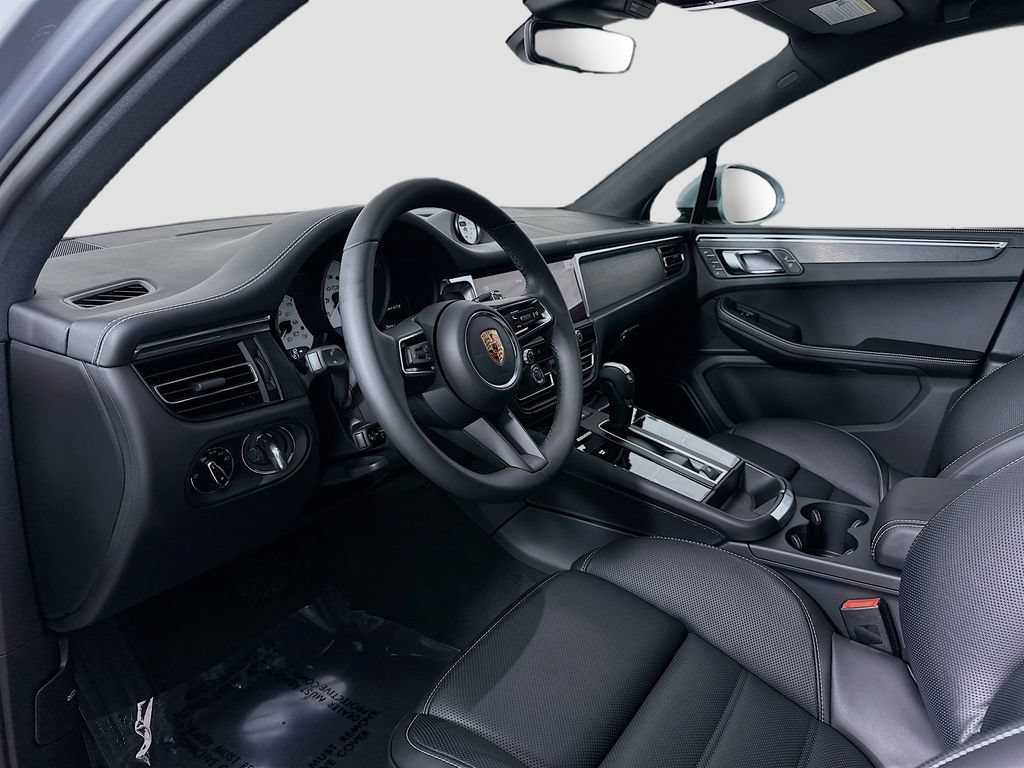 New 2026 Porsche Macan GTS AWD/4WD image 4