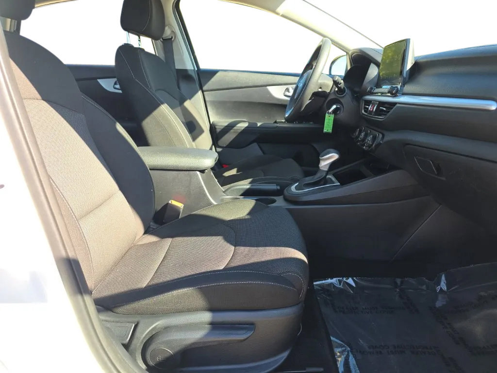 Used 2024 Kia Forte LXS FWD image 19