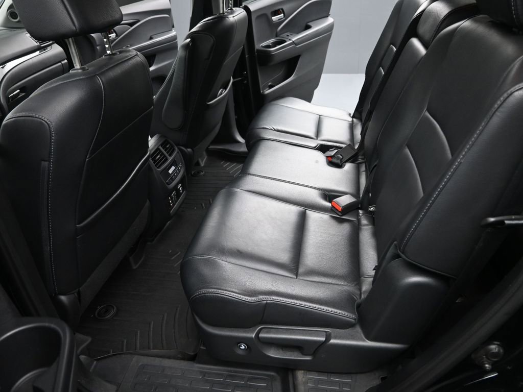Used 2017 Honda Pilot Touring image 13