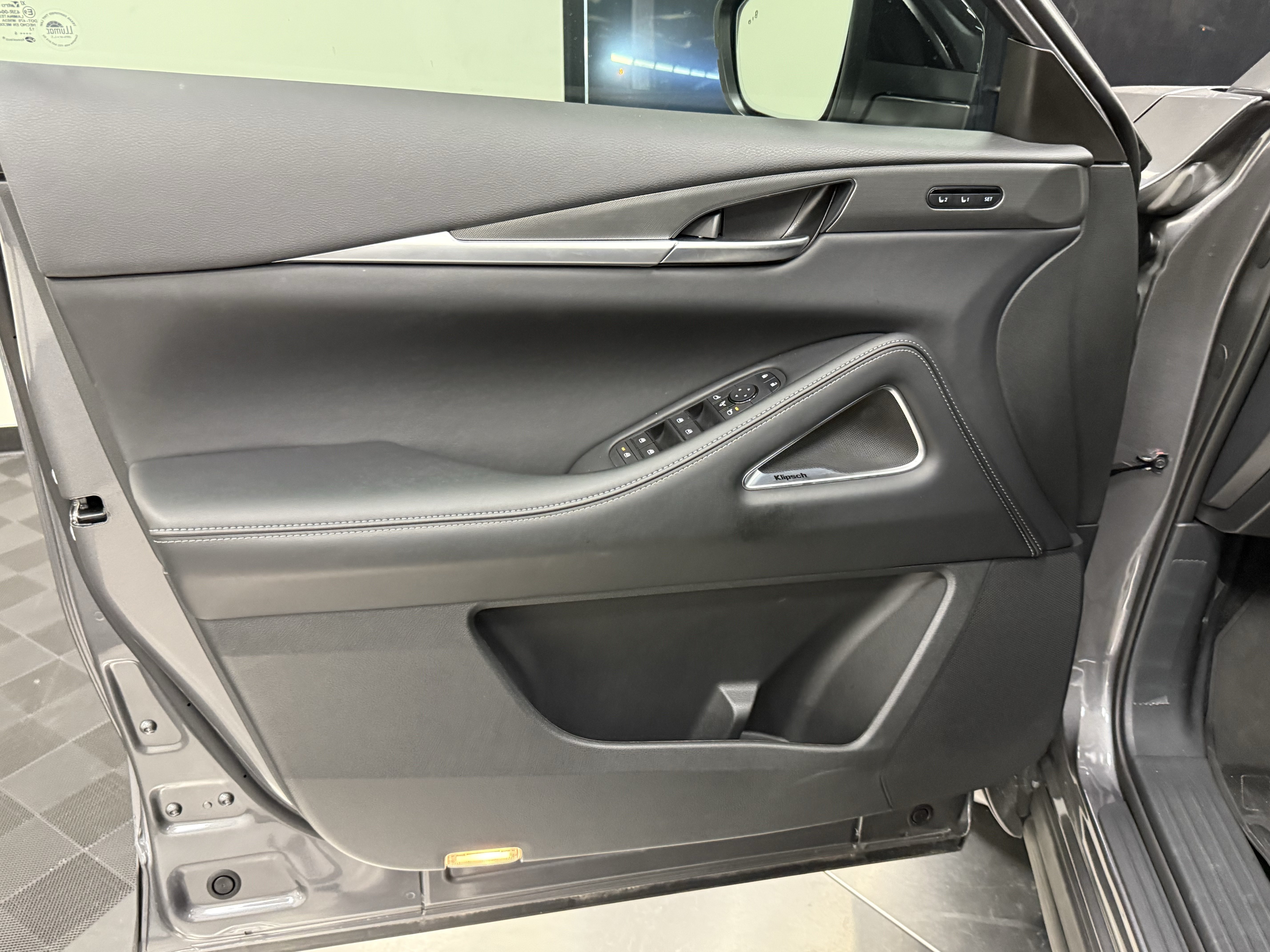 Certified 2027 INFINITI QX60 Luxe w/ Cargo Package FWD image 10
