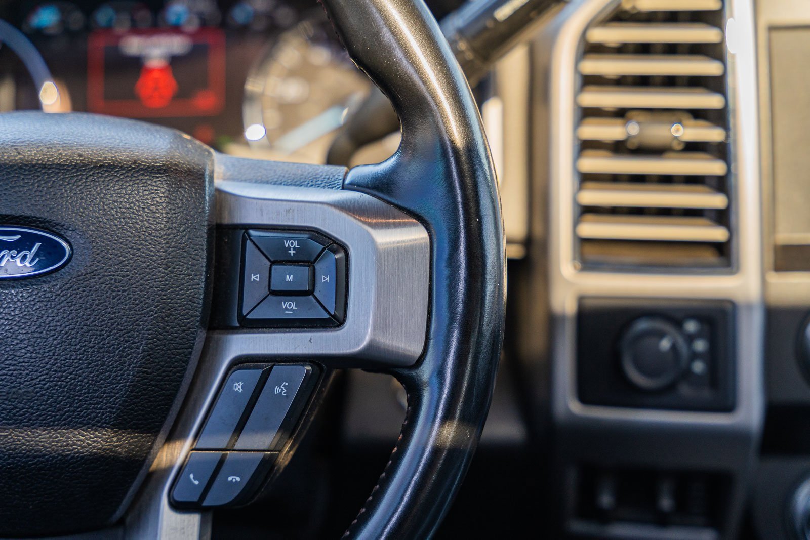 Certified 2019 Ford F450 Platinum w/ Platinum Ultimate Package image 34