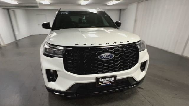 Used 2025 Ford Explorer ST AWD/4WD image 3