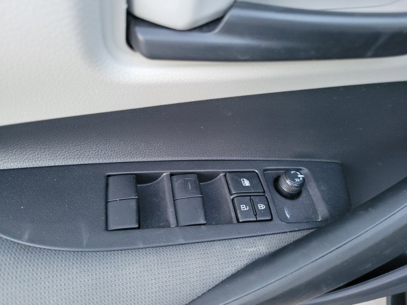 Used 2022 Toyota Corolla LE FWD image 18