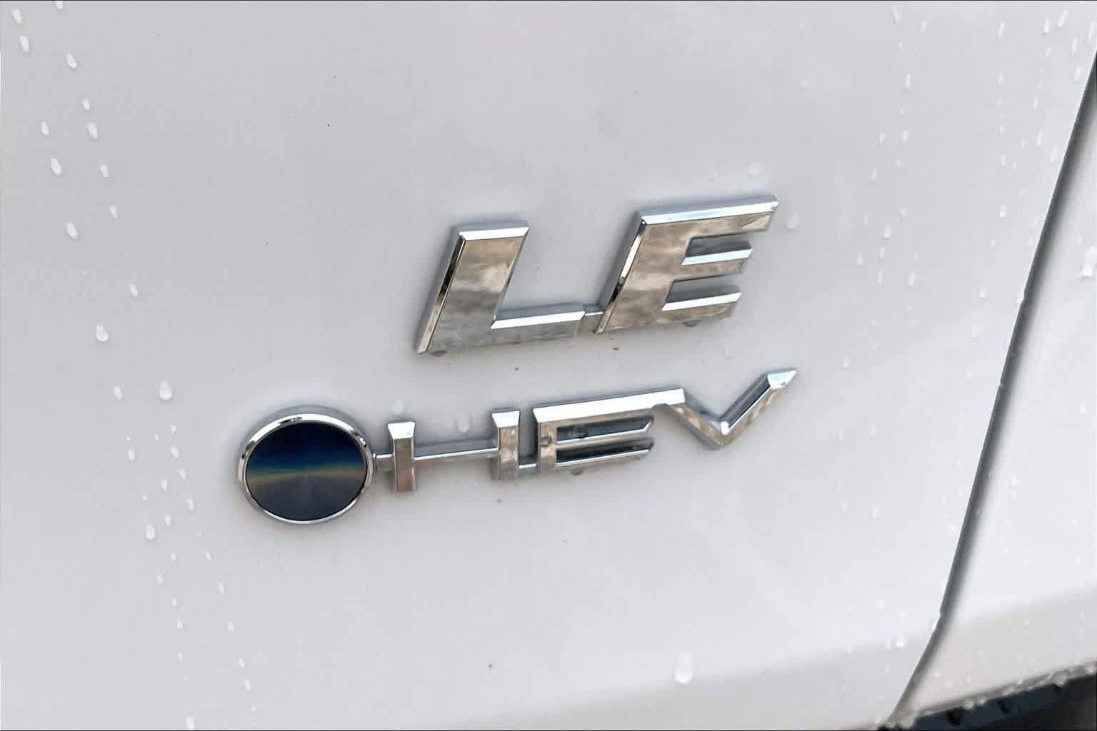 Used 2025 Toyota RAV4 LE AWD/4WD image 10