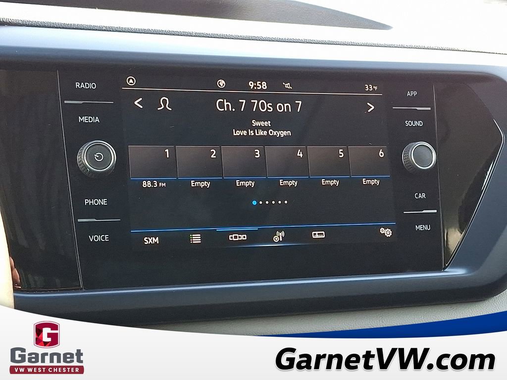 Certified 2023 Volkswagen Taos SE w/ Panoramic Sunroof Package image 17