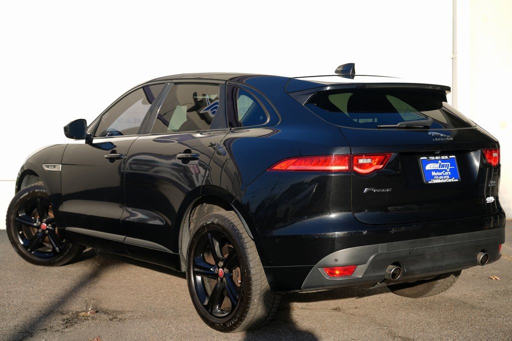 Used 2017 Jaguar F-PACE R-Sport image 4