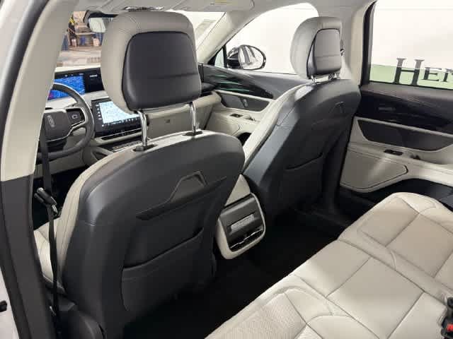 New 2026 Lincoln Nautilus Premier AWD/4WD image 18