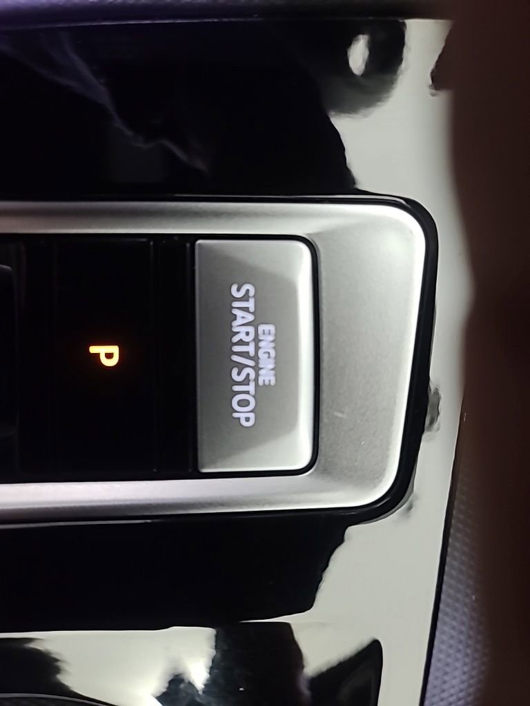 Used 2025 Volkswagen Atlas Cross Sport SE image 36