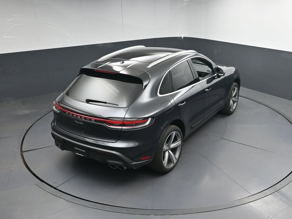 Certified 2024 Porsche Macan AWD/4WD image 36