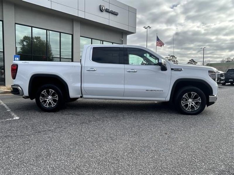 Used 2025 GMC Sierra 1500 SLT AWD/4WD image 3