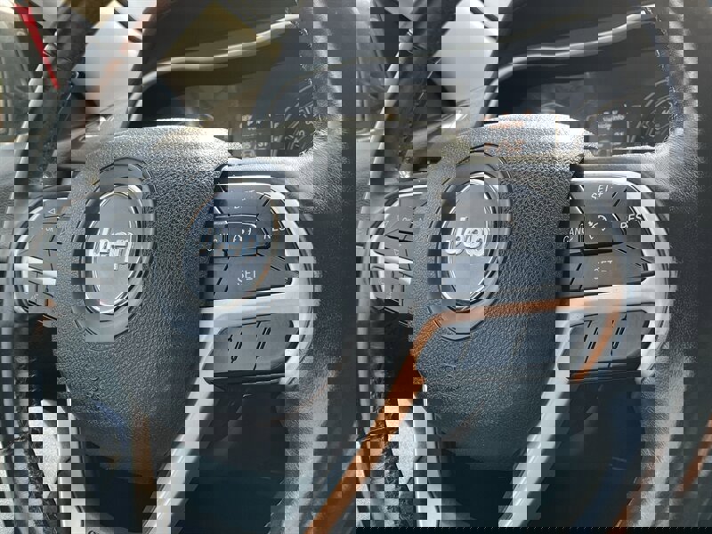 Used 2014 Jeep Cherokee Latitude w/ Comfort/Convenience Group image 27