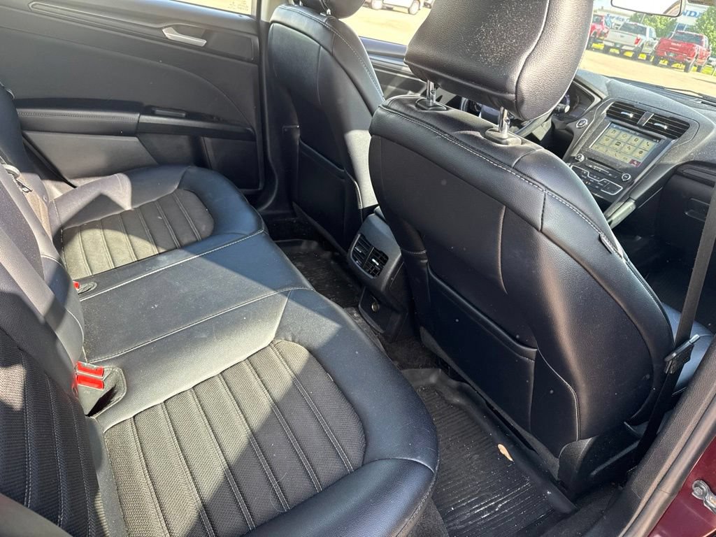 Used 2018 Ford Fusion SE w/ Equipment Group 201A FWD image 14