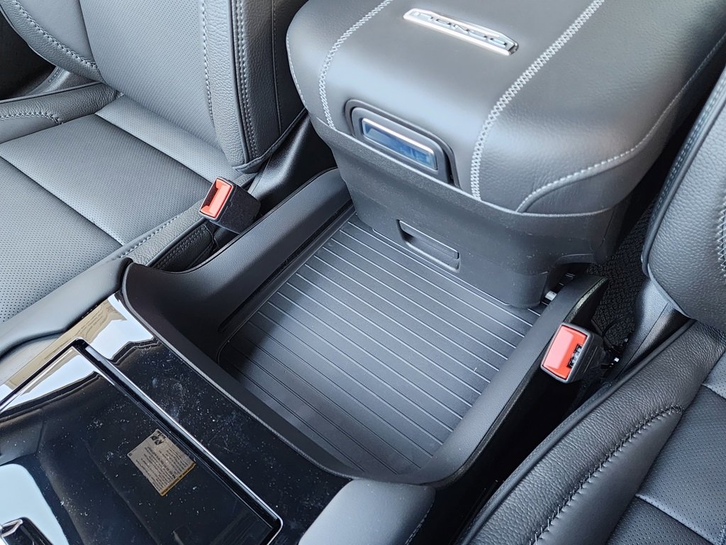 New 2026 GMC Yukon Denali w/ Sun & Power Step Package image 38