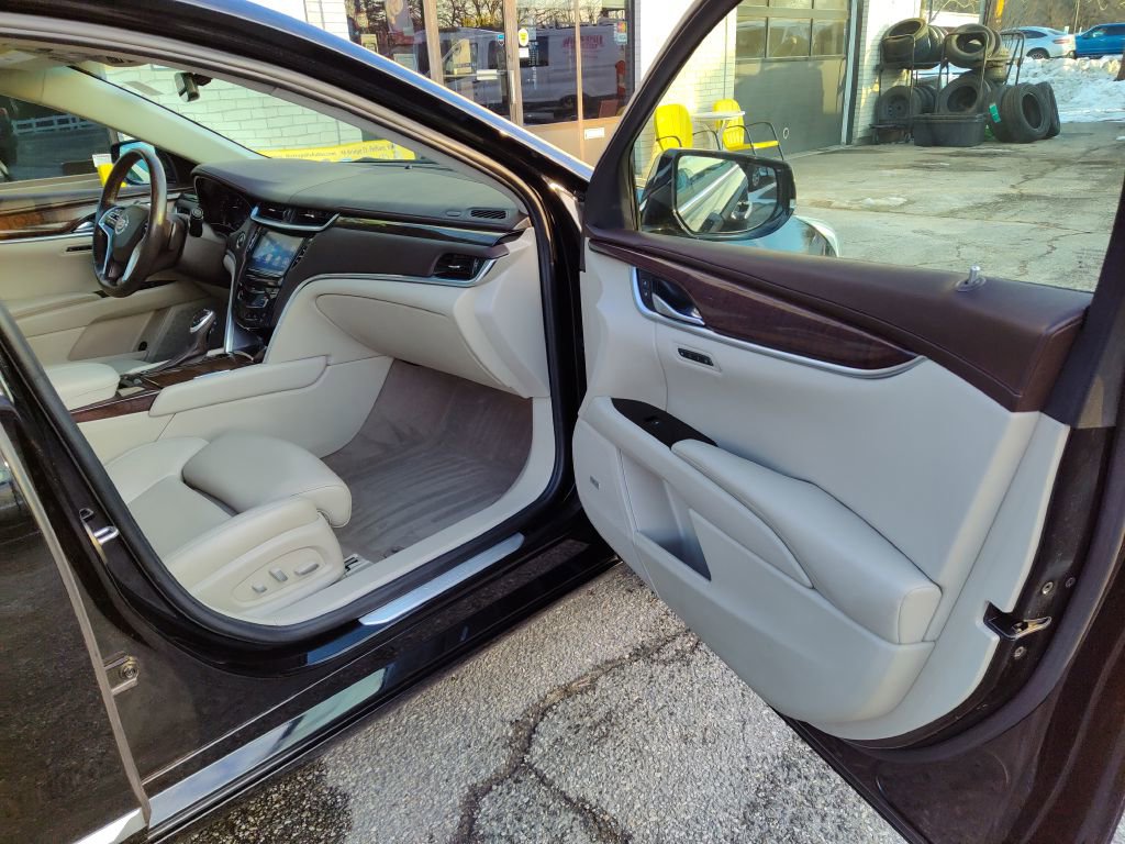 Used 2014 Cadillac XTS Luxury w/ Driver Awareness Package image 19