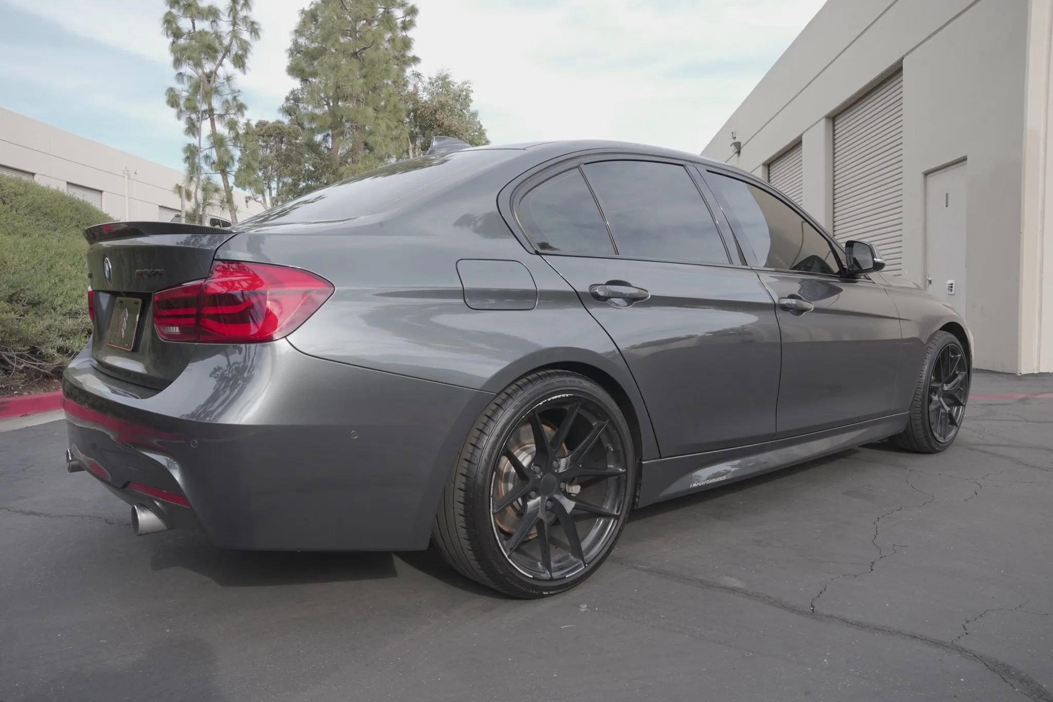 Used 2018 BMW 340i Sedan w/ Executive Package image 3