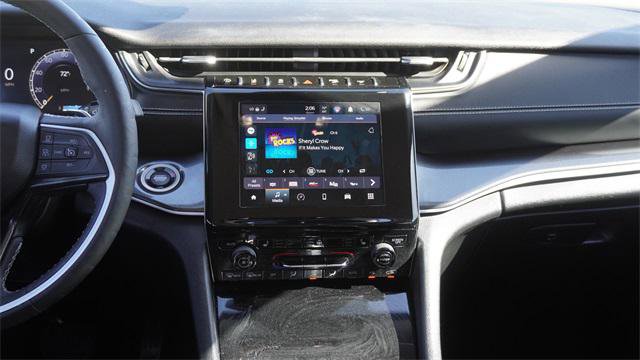 Certified 2023 Jeep Grand Cherokee Laredo w/ Luxury Tech Group I image 15