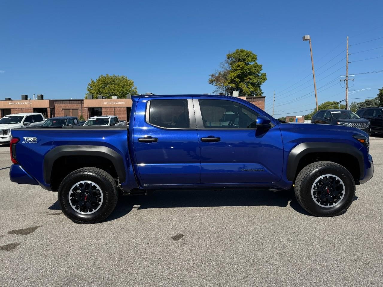 Used 2024 Toyota Tacoma TRD Off-Road image 2