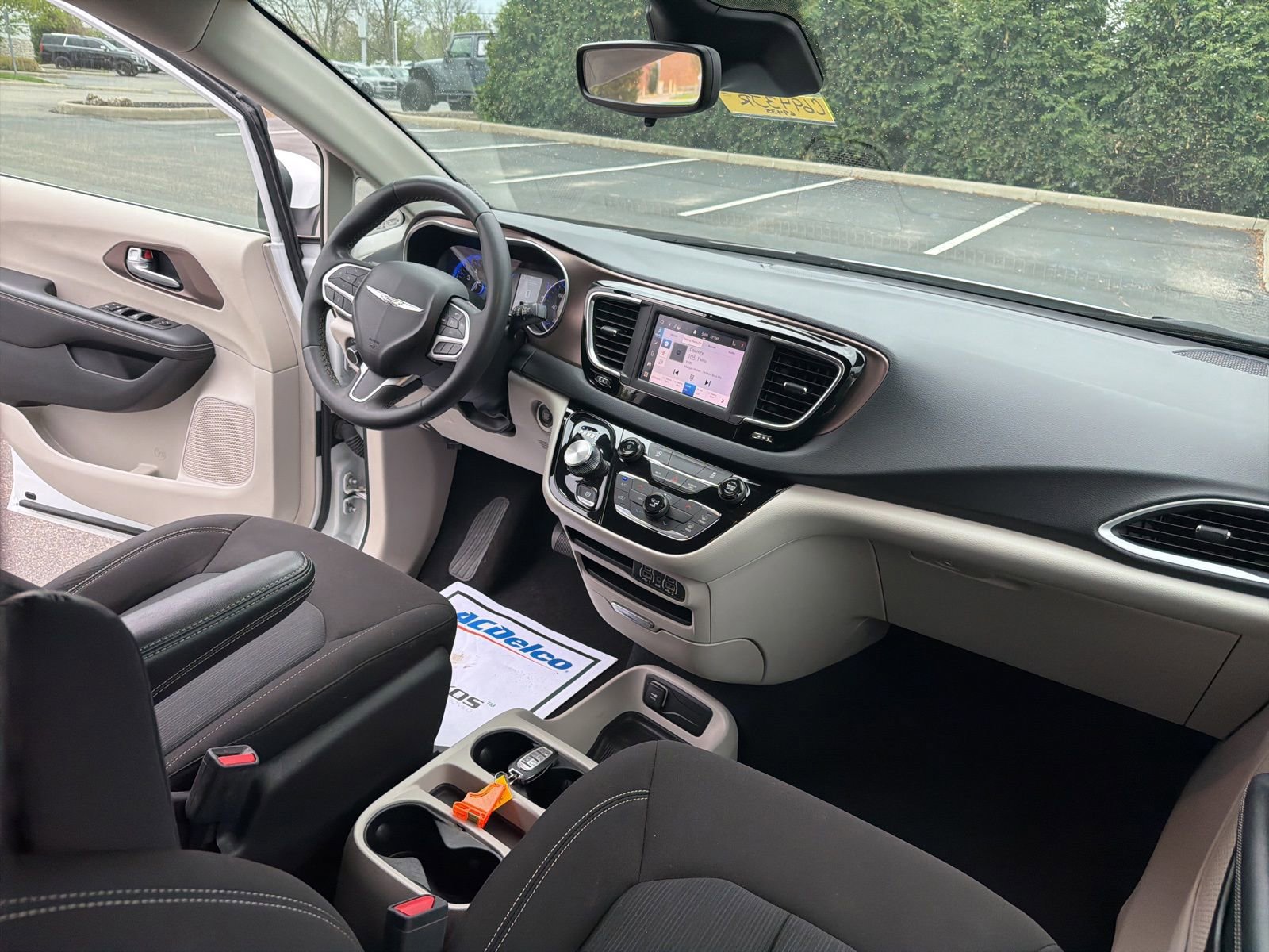 Used 2023 Chrysler Voyager LX FWD image 29