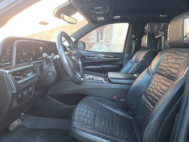 Used 2022 Cadillac Escalade ESV Sport Platinum w/ Heavy-Duty Trailer Package image 7