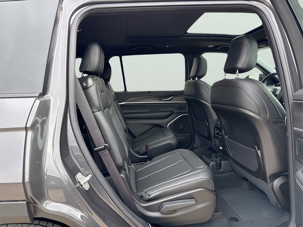 New 2025 Jeep Grand Cherokee L Limited image 13