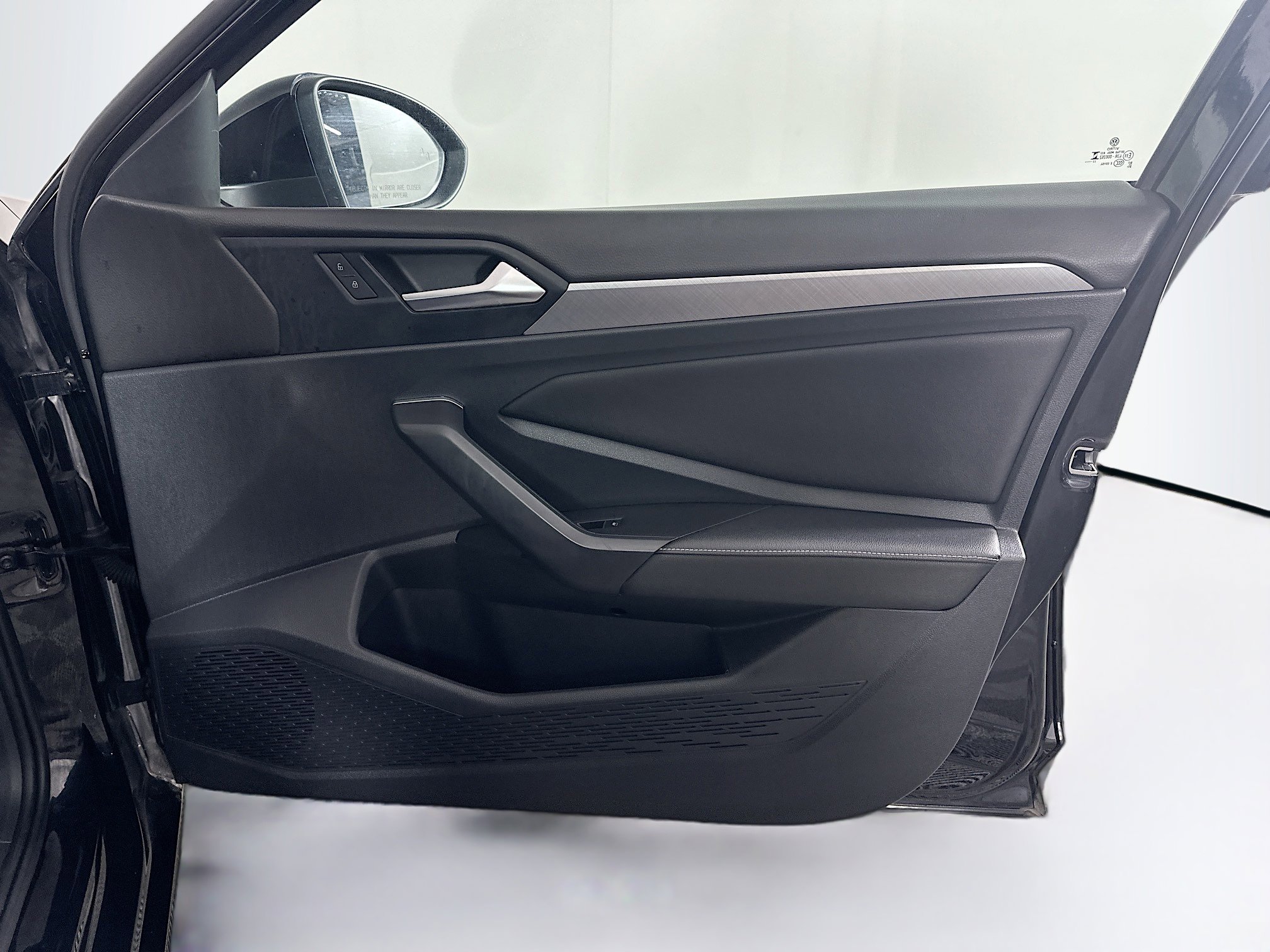 Used 2024 Volkswagen Jetta SE image 30