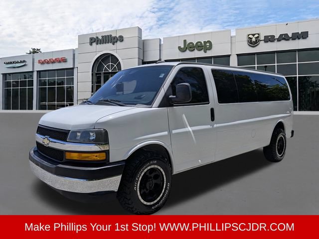 Used 2019 Chevrolet Express 3500 LT w/ LT Preferred Equipment Group RWD image 7