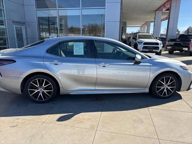 Used 2023 Toyota Camry SE image 8