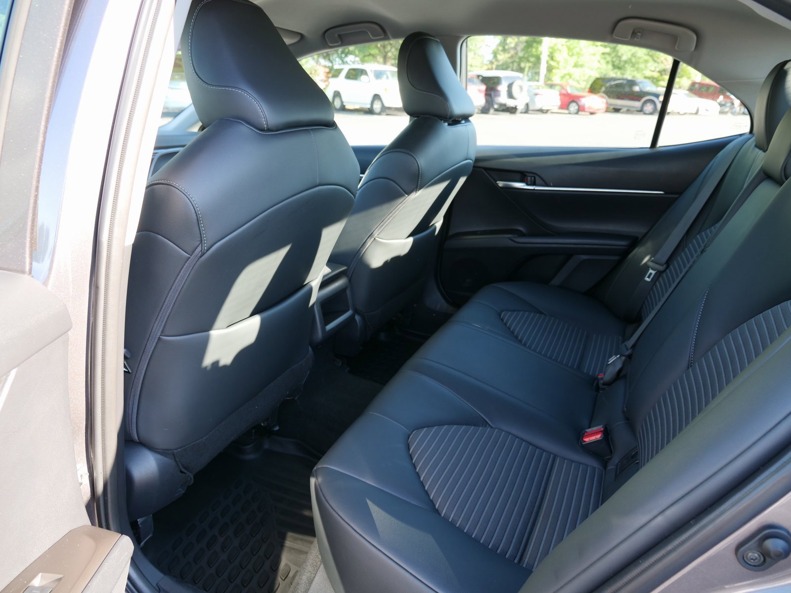 Used 2023 Toyota Camry SE image 14