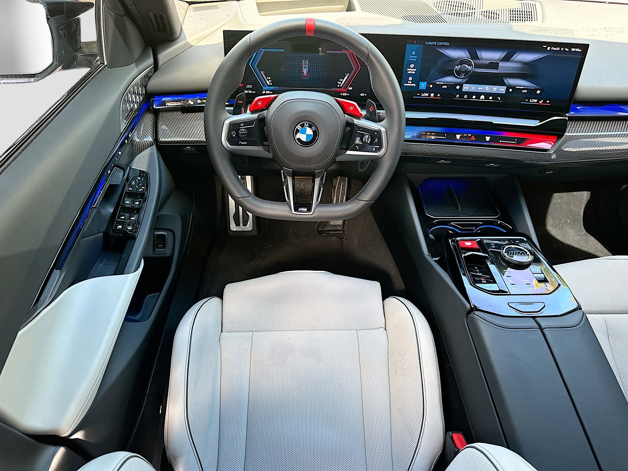 Used 2026 BMW M5 w/ Executive Package image 21