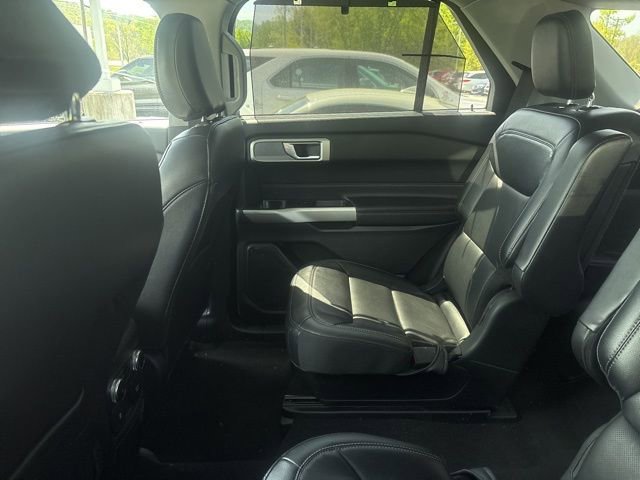 Used 2023 Ford Explorer Limited w/ Equipment Group 301A image 5
