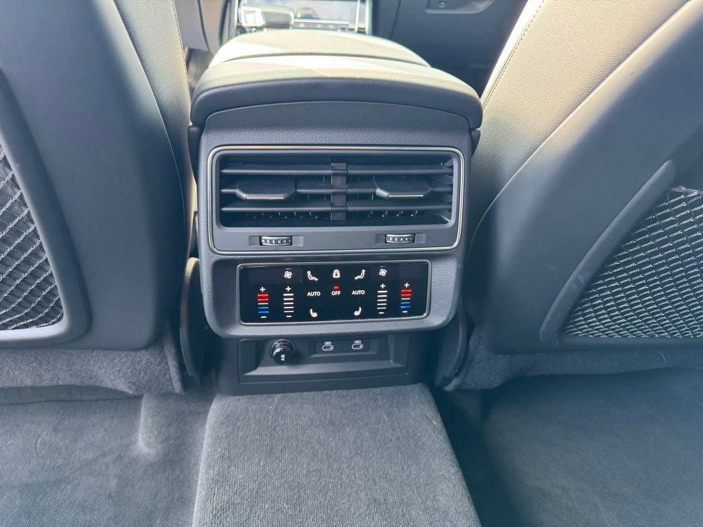 Used 2025 Audi Q8 Premium Plus image 14