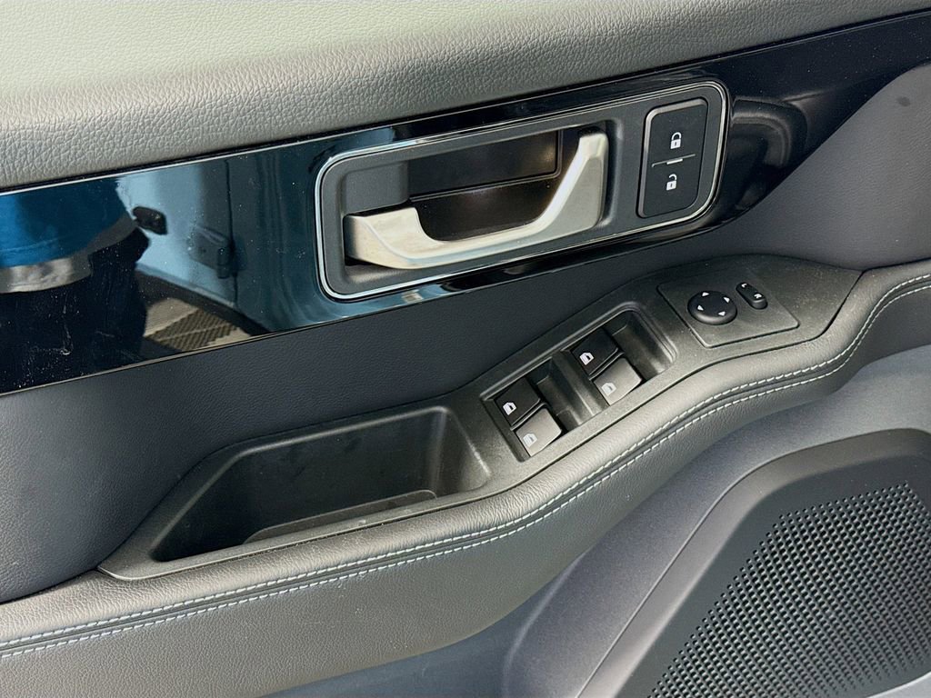 Used 2024 INEOS Grenadier Fieldmaster Edition image 17