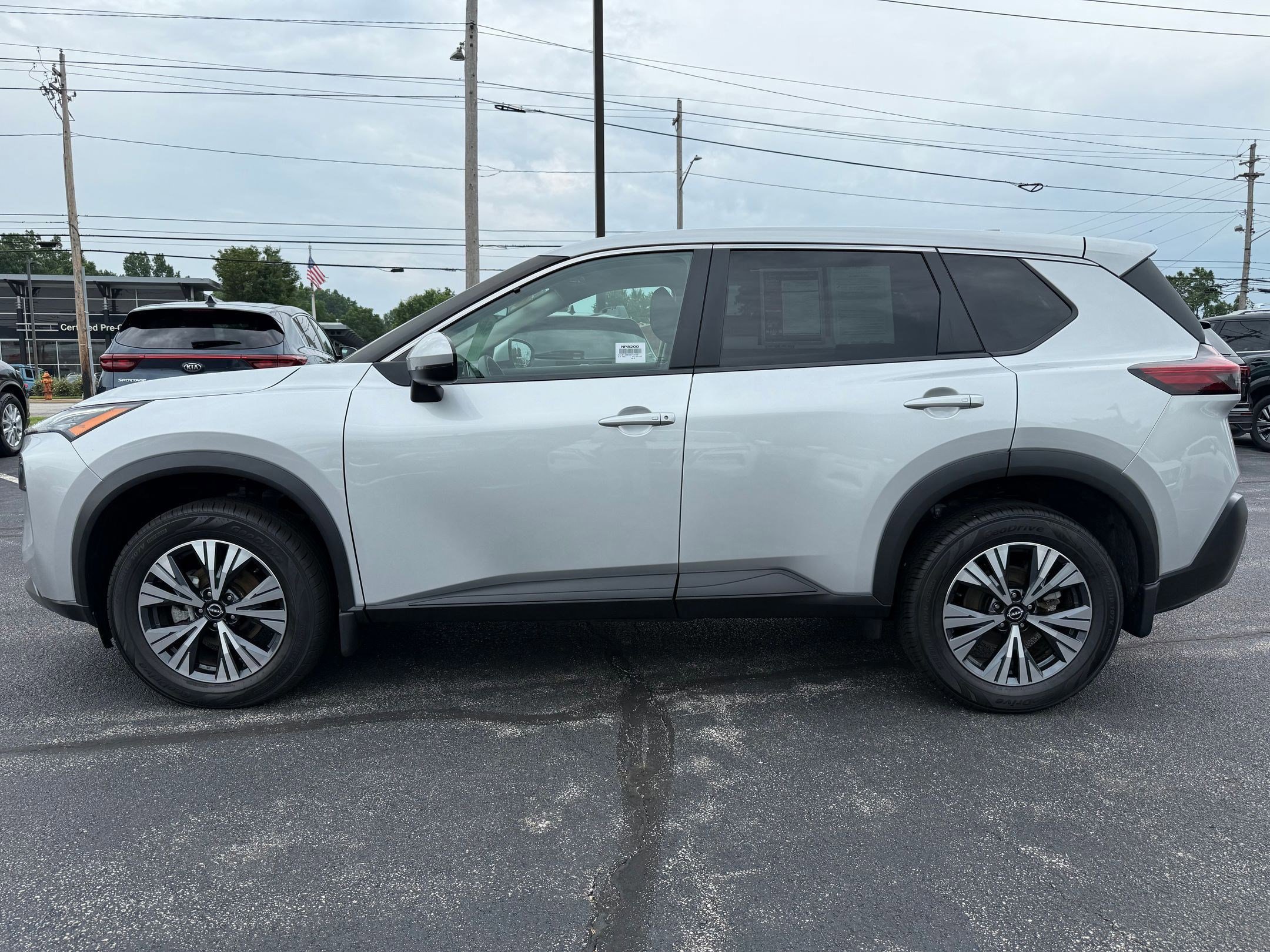 Certified 2022 Nissan Rogue SV image 9