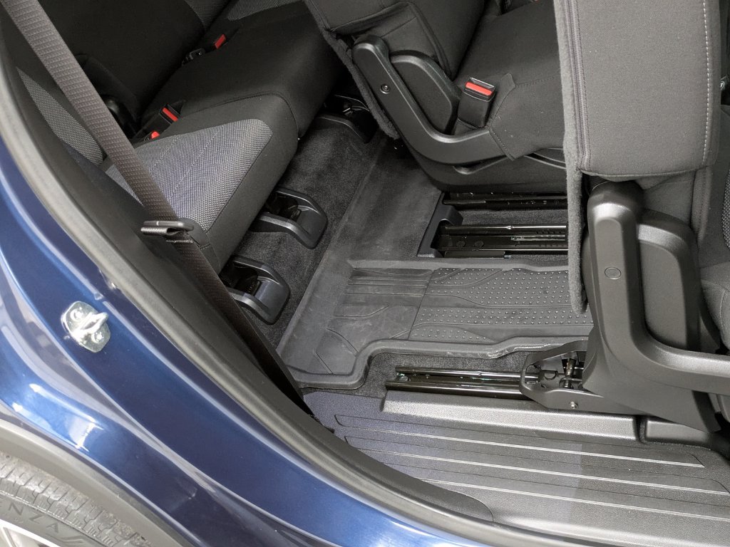 Used 2023 Chevrolet Traverse LT w/ LPO, Floor Liner Package AWD/4WD image 33