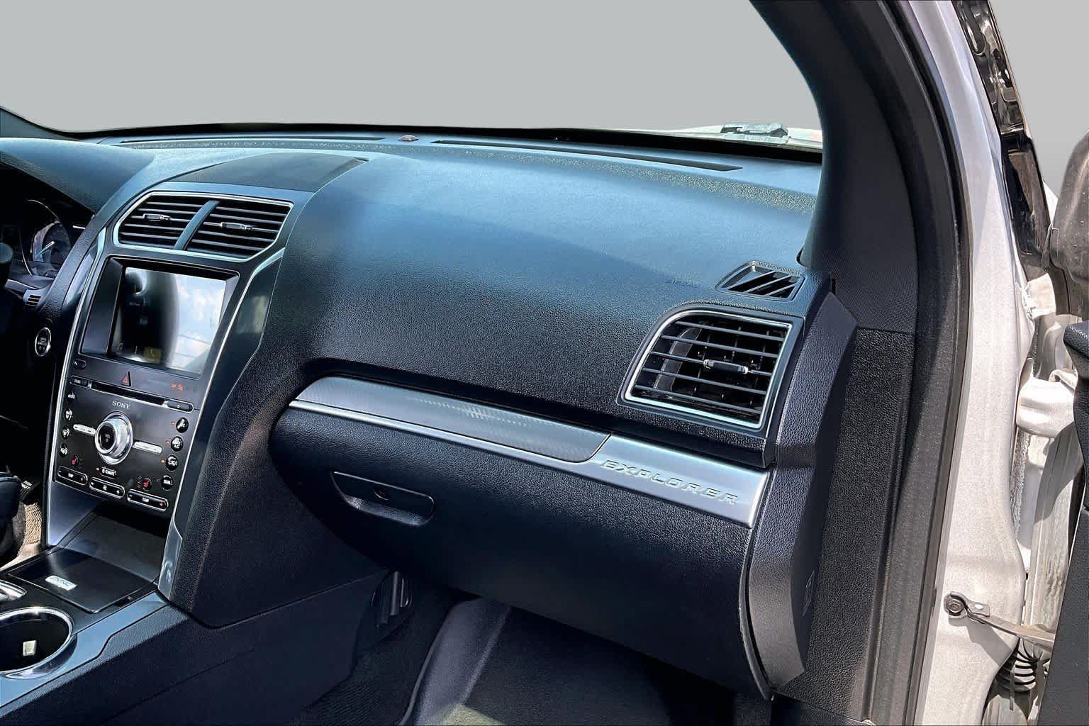 Used 2018 Ford Explorer Sport AWD/4WD image 19