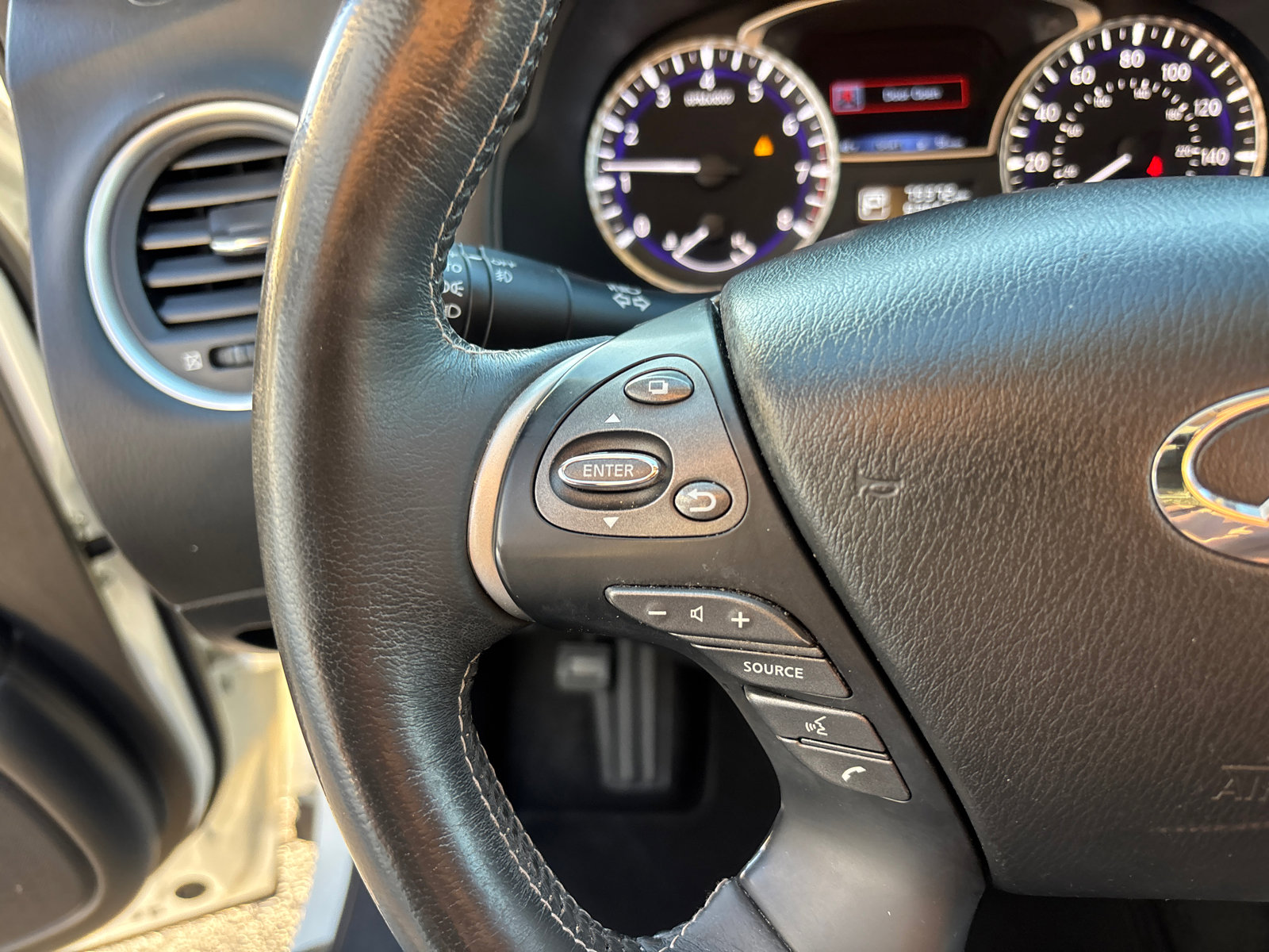 Used 2020 INFINITI QX60 Luxe w/ Essential Package image 17