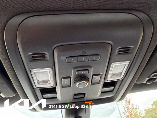 Used 2022 Chevrolet Tahoe Z71 w/ Luxury Package AWD/4WD image 23