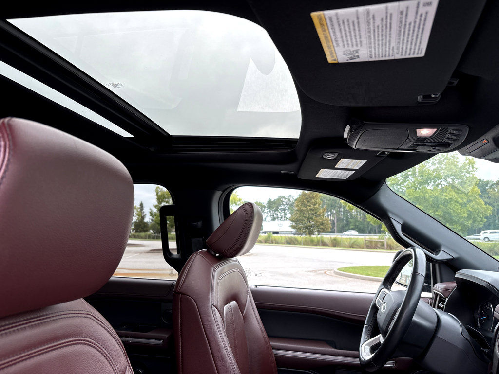 Used 2022 Ford Expedition Max Limited image 11