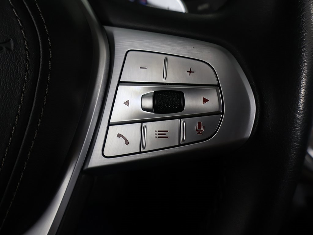 Used 2022 BMW 740i xDrive w/ Premium Package image 51